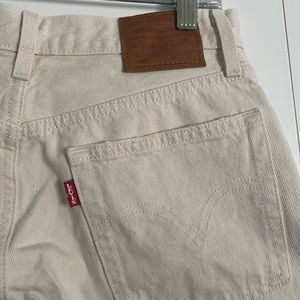 Levi’s 501 high rise crop off-white/cream